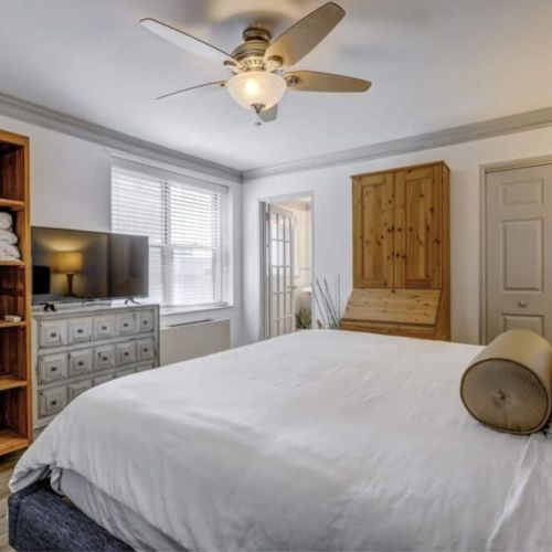 Master Bedroom - King Bed