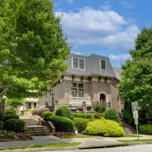 Quiet Neighborhood in the Heart of Midtown