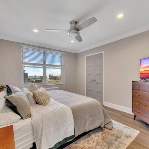 Bedroom - Smart TV