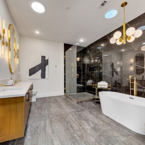 Master Bath - Oversized Tub