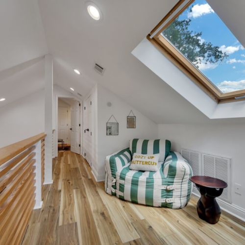 Top Floor Sitting Area