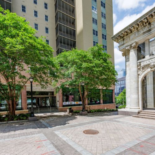 Corner Peachtree / Baker St.