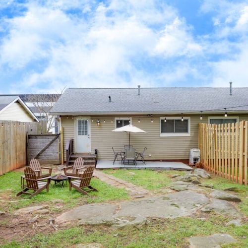 Private back yard - natural stone structure