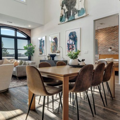 6-8 to seater dinning table.