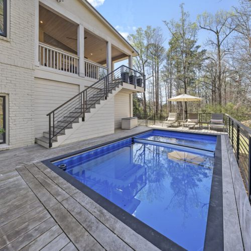 Exterior - Pool