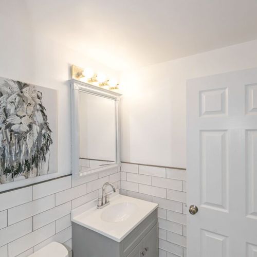 Sparking clean bathroom