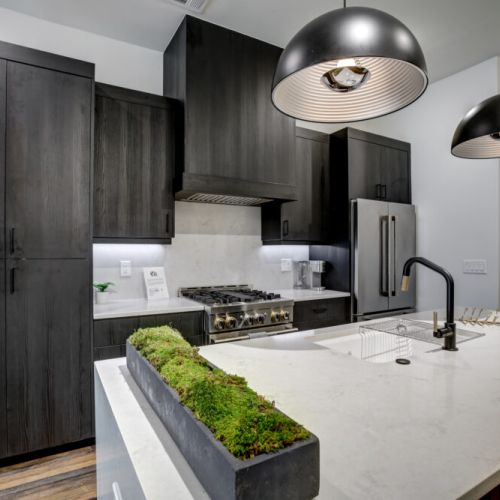 Kitchen - Custom Cabinets