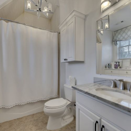 Bedroom 3 En Suite Bathroom