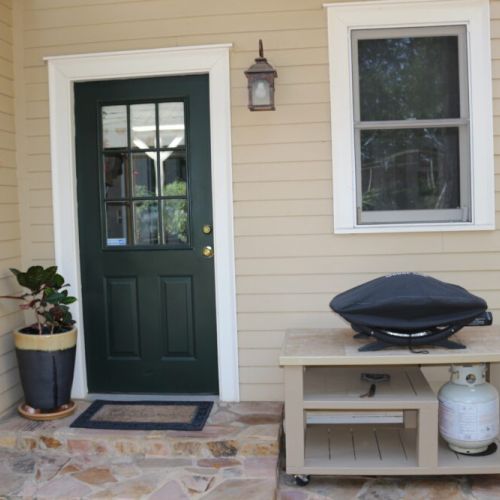 Rear Entrance short riser for low ambulatory guests- Grill