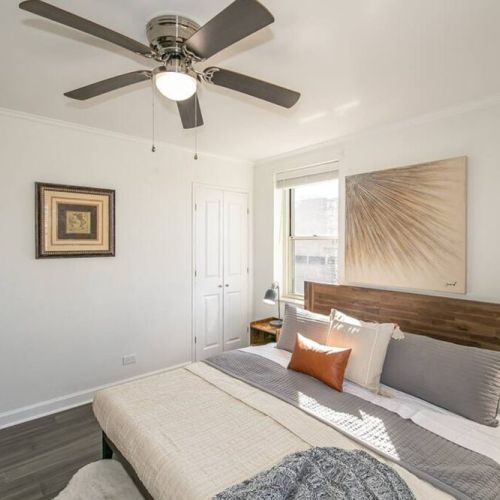 King Bed with hybrid mattress