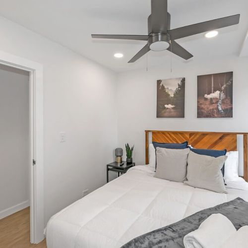 Second bedroom (queen)