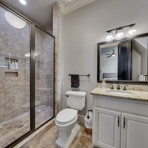Bedroom 2 En Suite Bathroom