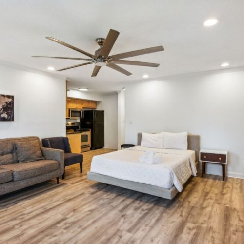 Living Room - Queen Bed