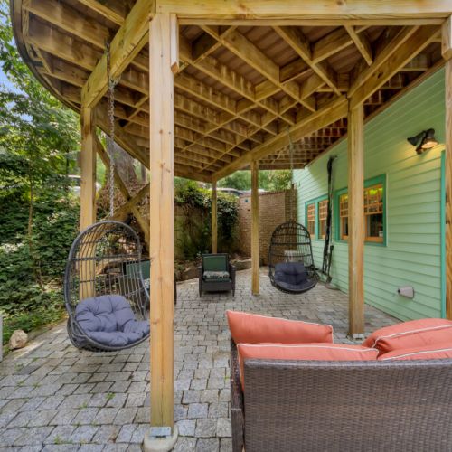 Outdoor oasis! Love the combination of the cobblestone patio