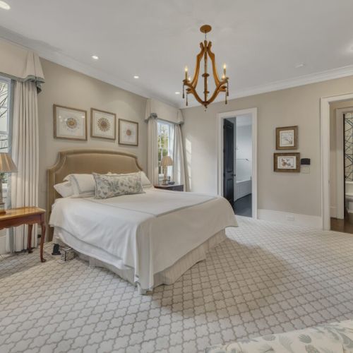 Bedroom 1 - luxury linens