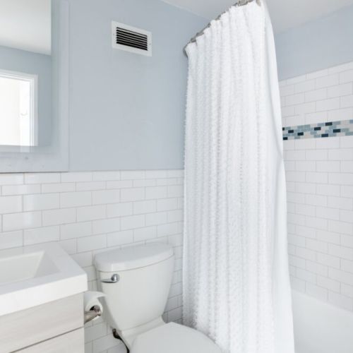 Bathroom with a bathtub