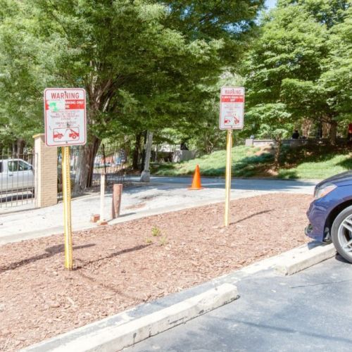 15 min parking area for unloading.