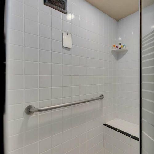 Bathroom 2 - Shower Bar