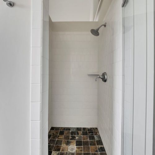 Guest House En Suite Bathroom