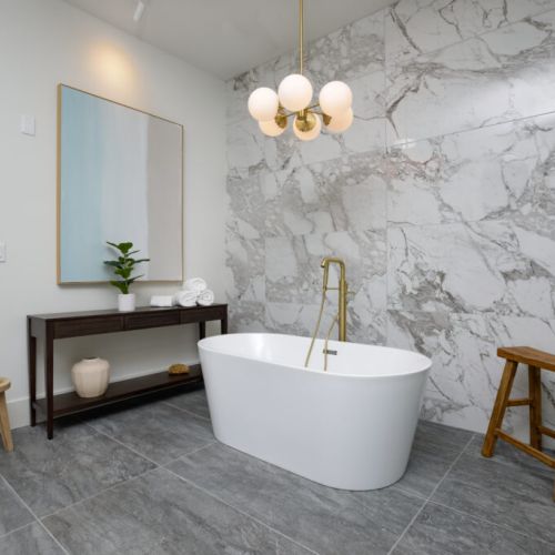 Master Bath - Oversized Tub
