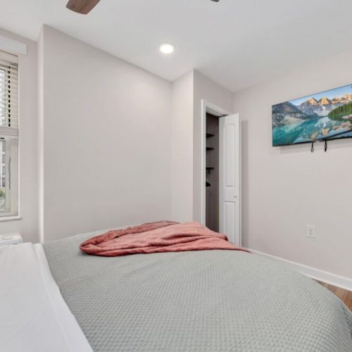 Second bedroom - Smart TV