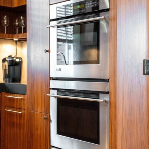 Built-in double ovens for convenient cooking & entertaining