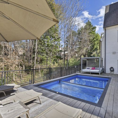 Exterior - Pool