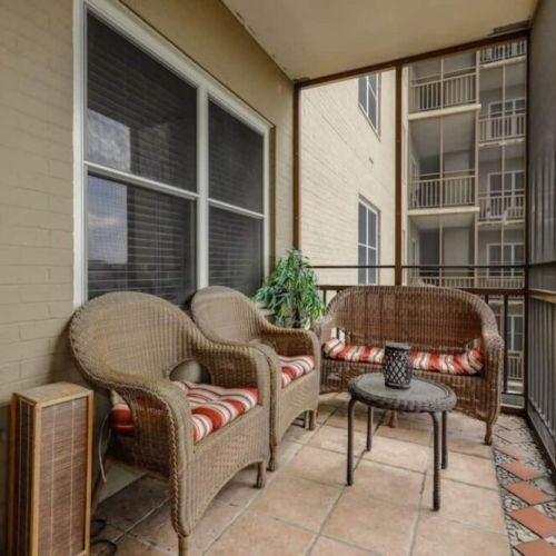 Private Balcony 19th Floor