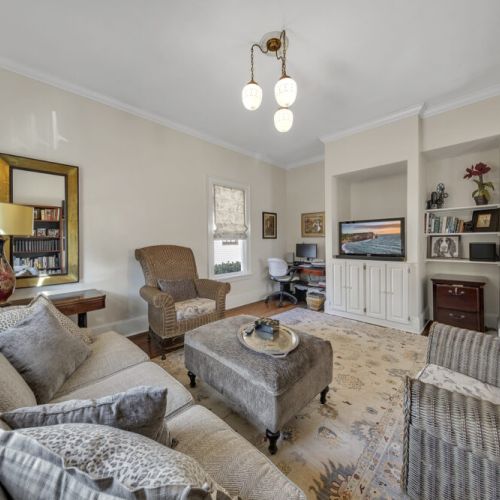 Living room 2 - with working desk and chair