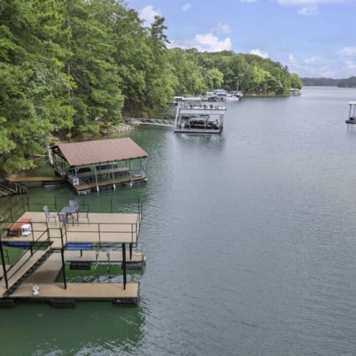 Private deep-water dock with direct access to the lake