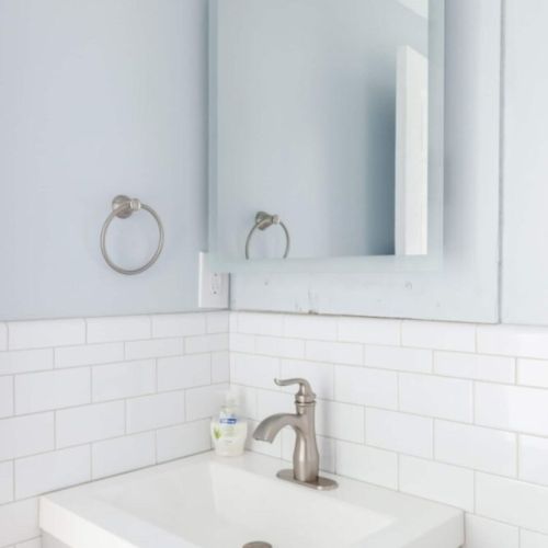 Sparking full size bathroom 1
