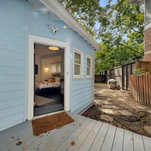 Unit 1 - Guest house entrance