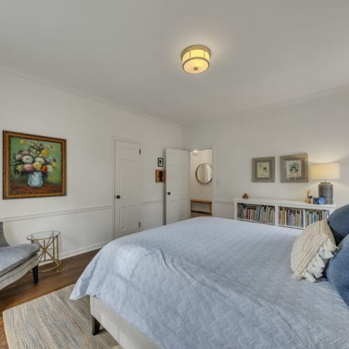 Bedroom 3 - Dedicated reading nook with accent chair