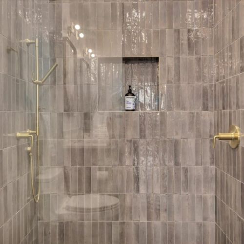 Sparkling Walk-in Shower w Smart Water Heater