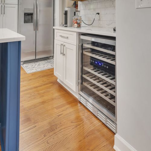 Kitchen - Drink/wine fridge