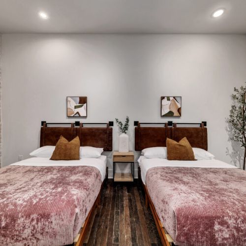 Bonus Room - 2 Full Beds