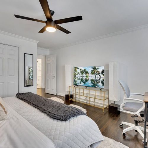 Master Bedroom - Smart TV