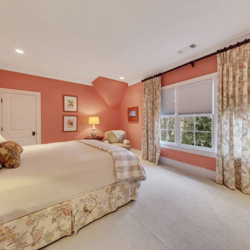 Bedroom 4 - Beautiful coral wall.