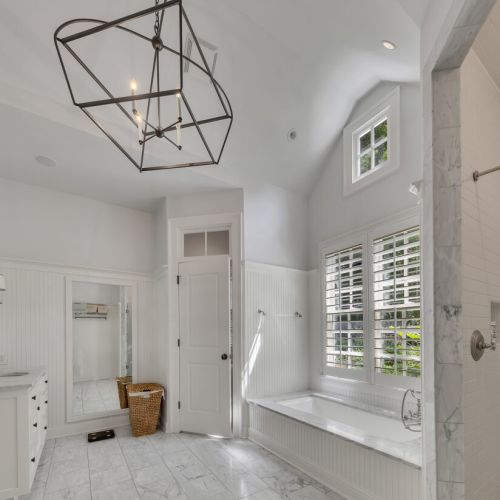 Master ensuite bathroom