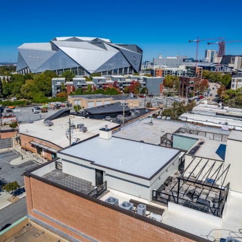 Downtown Views - Mercedes Benz 2 Blocks