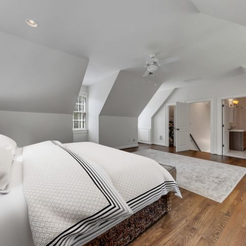 Bedroom 5: Upstairs in-law suite - King Bed (private space from rest of home)