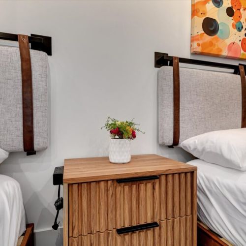 Bonus Room - Charging station