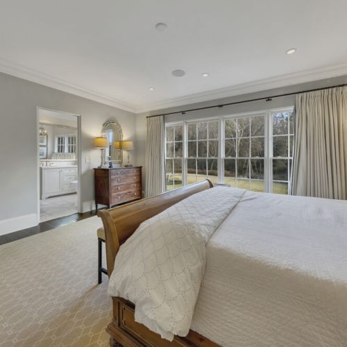 Bedroom 1 - High quality beddings