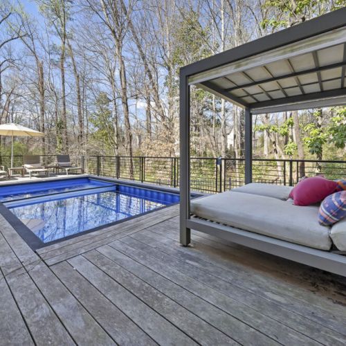 Exterior - Pool