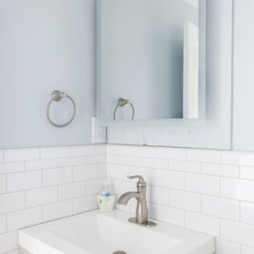 Sparling bathroom