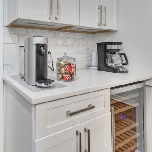 Kitchen - Keurig / Drip coffee