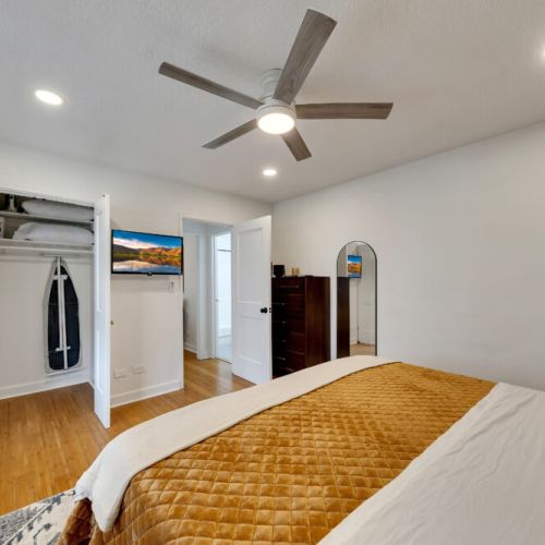 Bedroom - Smart TV