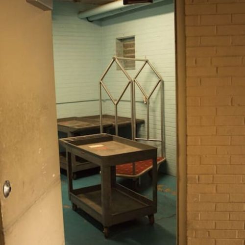 Free luggage carts