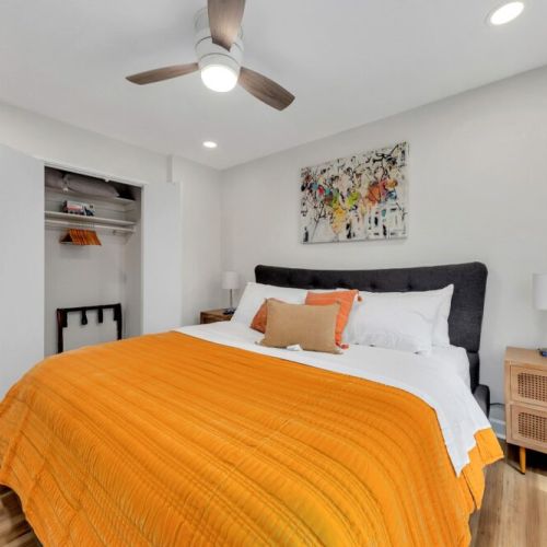 Master Bedroom - Luggage rack