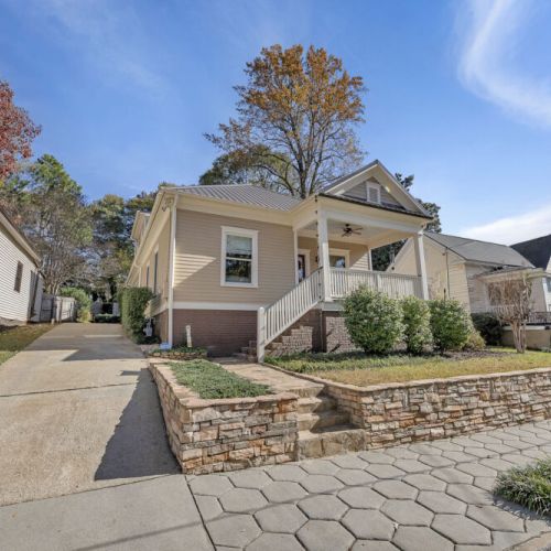 Property Exterior - Private Parking in Rear